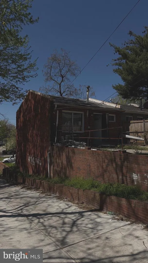 2215 14TH STREET NE Washington, DC 20018