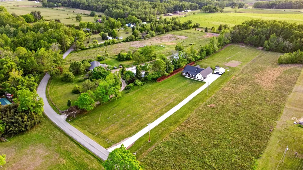 879 Mount Vernon Rd Bethpage, TN 37022