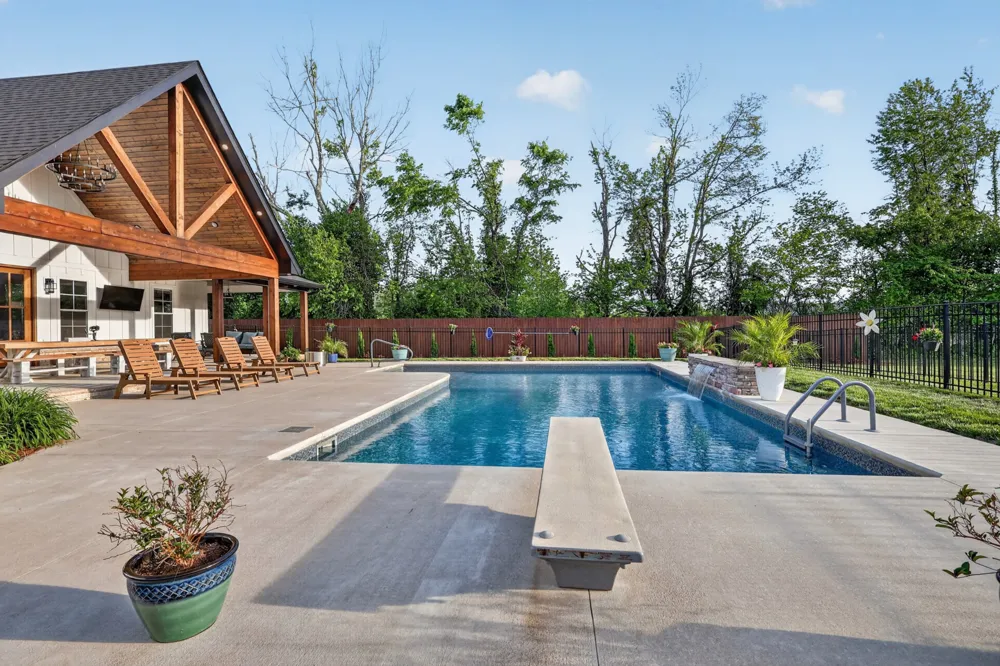 879 Mount Vernon Rd Bethpage, TN 37022