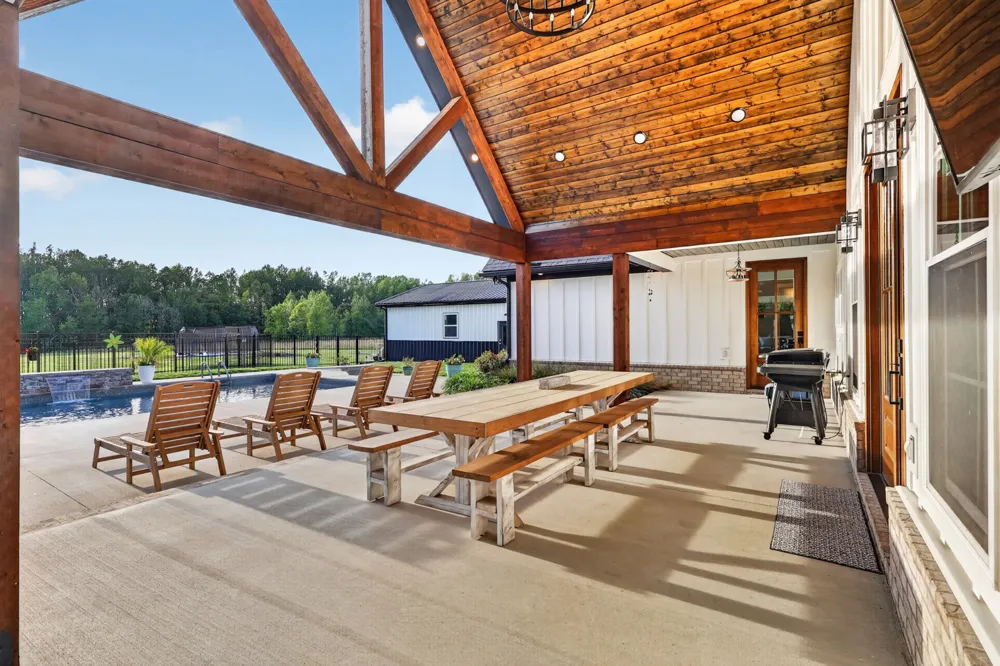 879 Mount Vernon Rd Bethpage, TN 37022