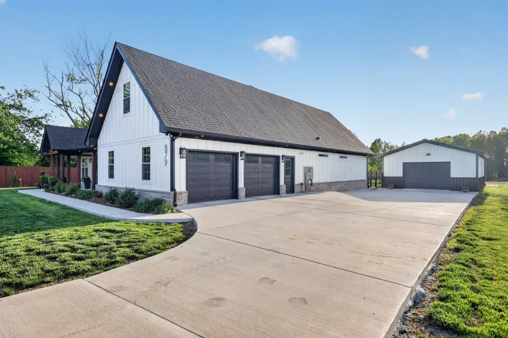 879 Mount Vernon Rd Bethpage, TN 37022
