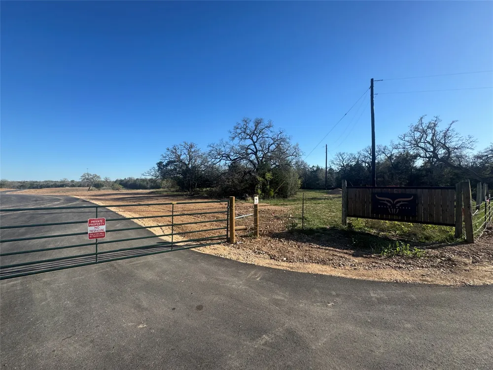 152 Della Lane Cedar Creek, TX 78612