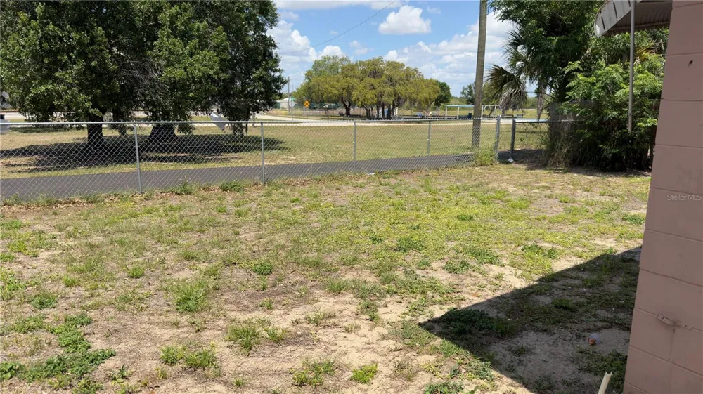 517 HARRIS STREET Sebring, FL 33870