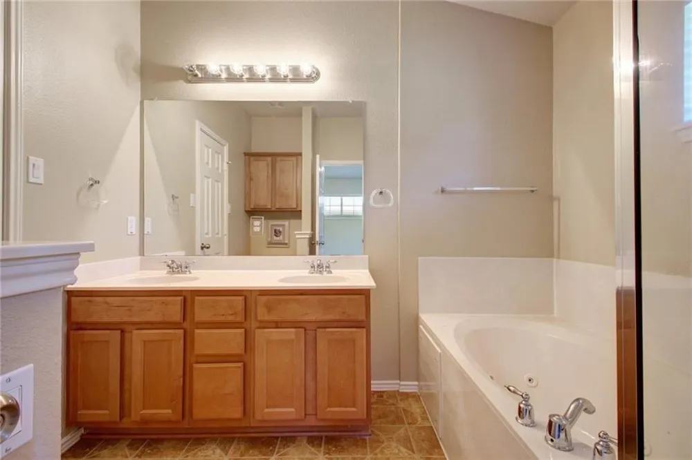 1310 W Parmer Lane #24B Austin, TX 78727