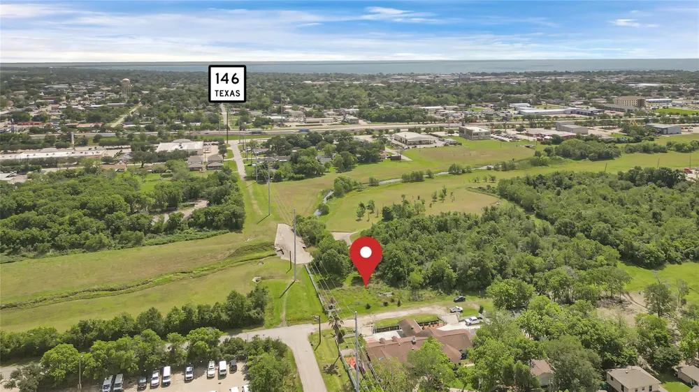 301 13th Street La Porte, TX 77571