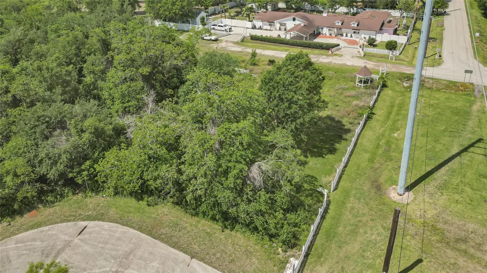 301 13th Street La Porte, TX 77571