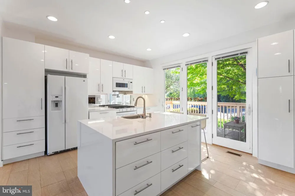 11163 LAKE CHAPEL LANE Reston, VA 20191