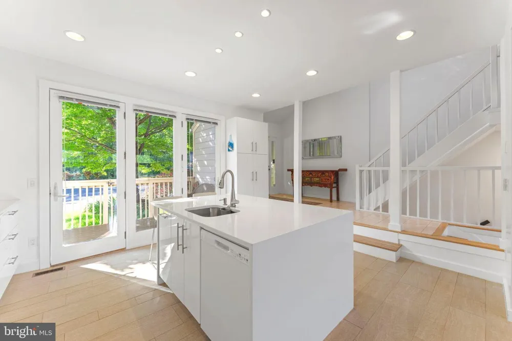 11163 LAKE CHAPEL LANE Reston, VA 20191