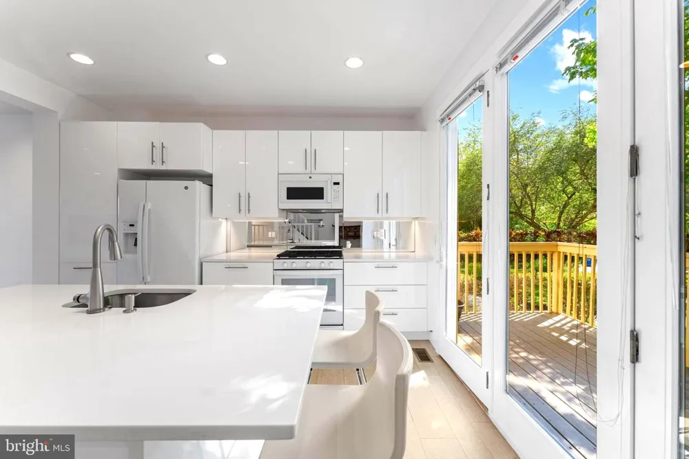 11163 LAKE CHAPEL LANE Reston, VA 20191