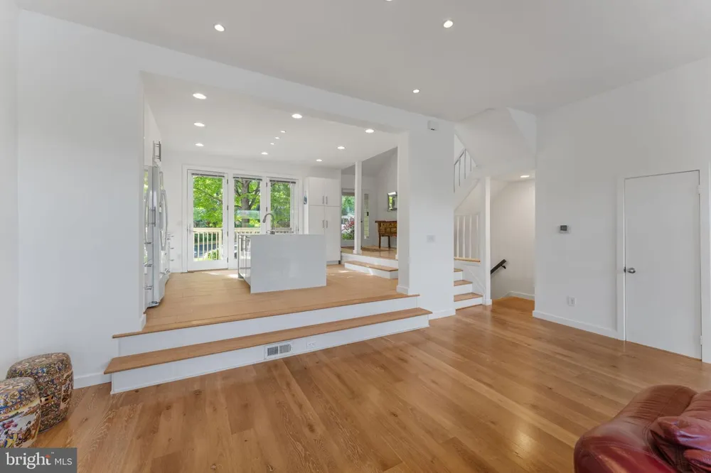 11163 LAKE CHAPEL LANE Reston, VA 20191
