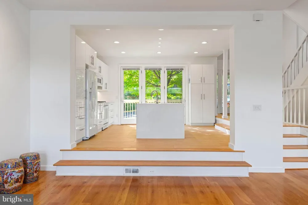 11163 LAKE CHAPEL LANE Reston, VA 20191