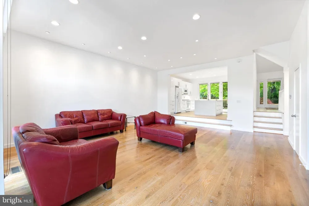 11163 LAKE CHAPEL LANE Reston, VA 20191