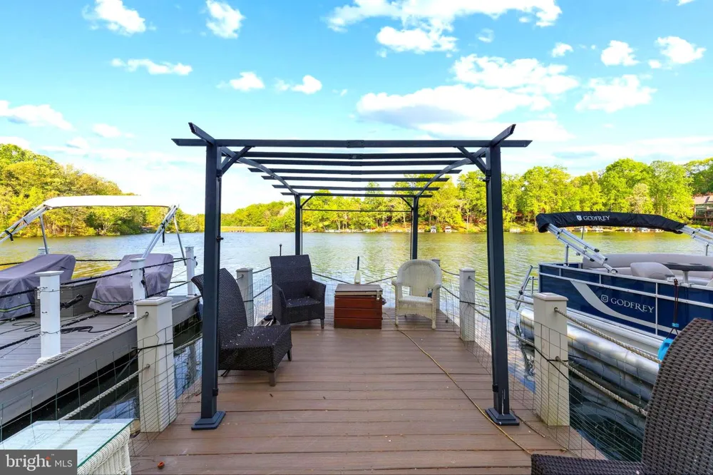 11163 LAKE CHAPEL LANE Reston, VA 20191