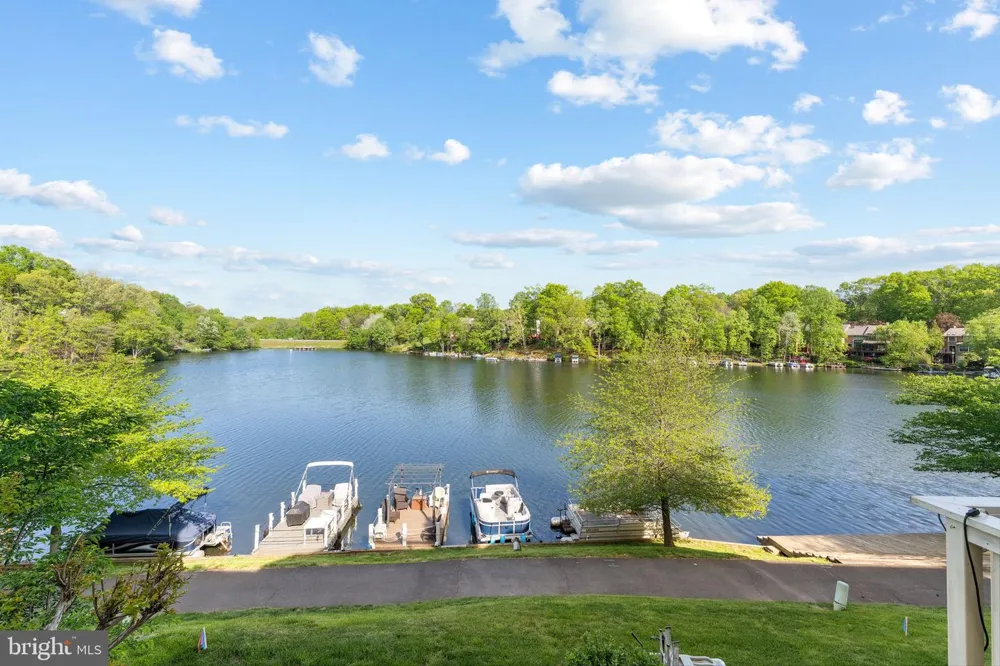 11163 LAKE CHAPEL LANE Reston, VA 20191
