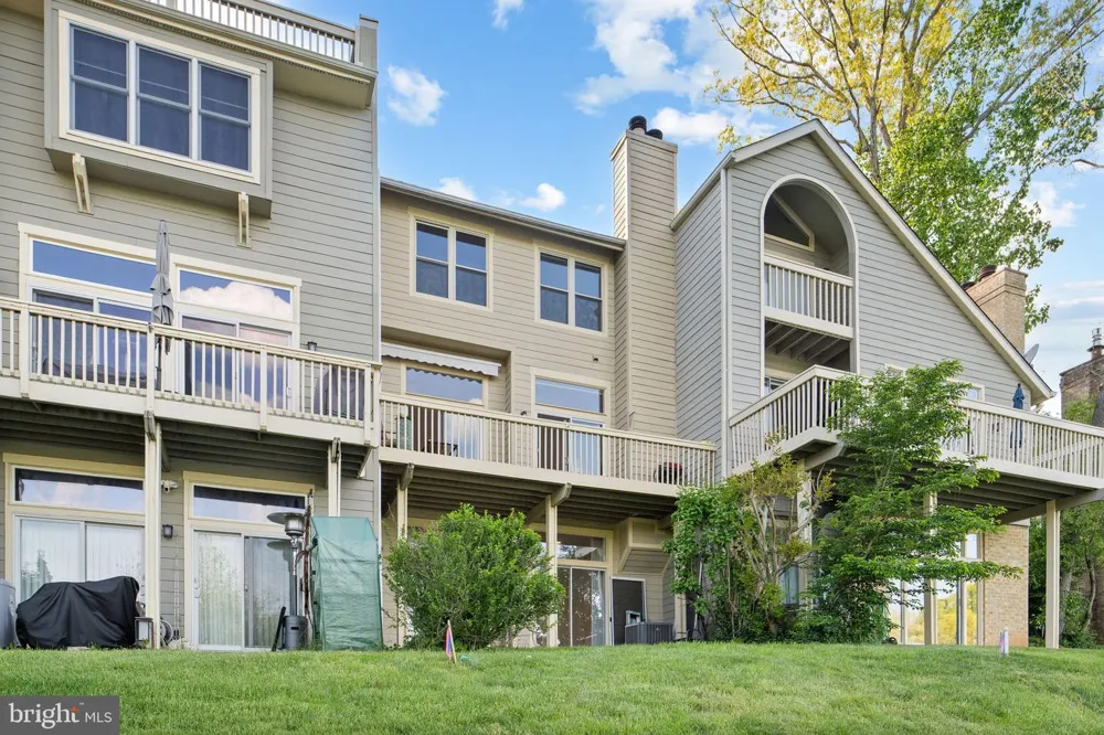 11163 LAKE CHAPEL LANE Reston, VA 20191
