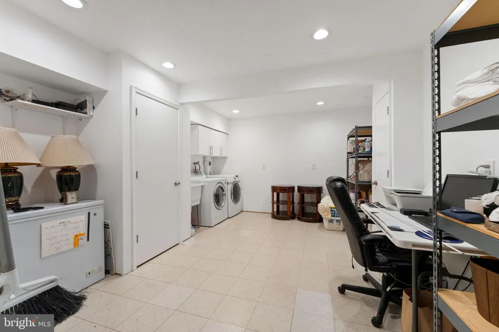 11163 LAKE CHAPEL LANE Reston, VA 20191