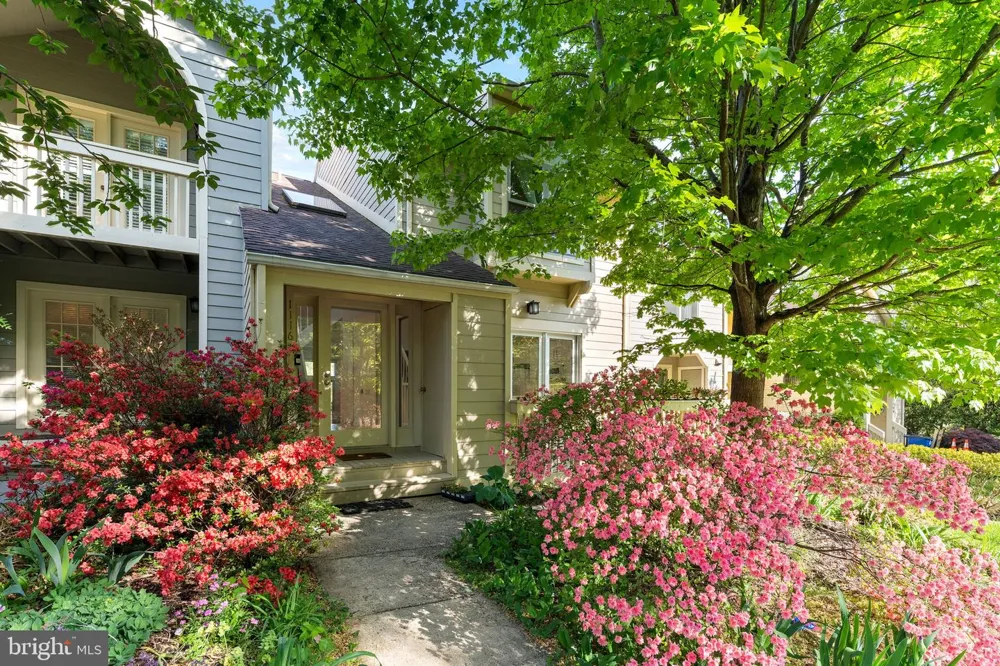 11163 LAKE CHAPEL LANE Reston, VA 20191