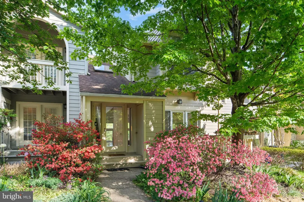 11163 LAKE CHAPEL LANE Reston, VA 20191