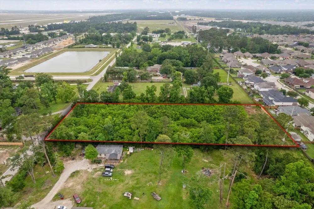 6711 Maple Drive Humble, TX 77338