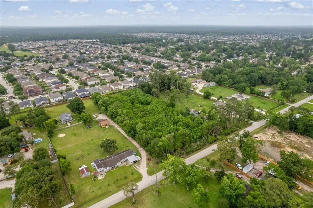 6711 Maple Drive Humble, TX 77338