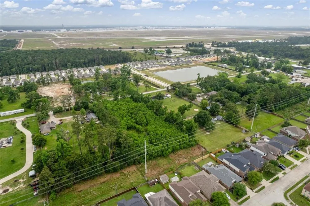 6711 Maple Drive Humble, TX 77338