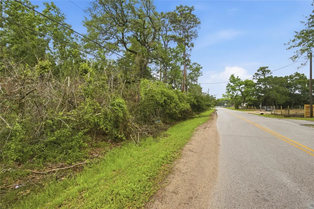 6711 Maple Drive Humble, TX 77338