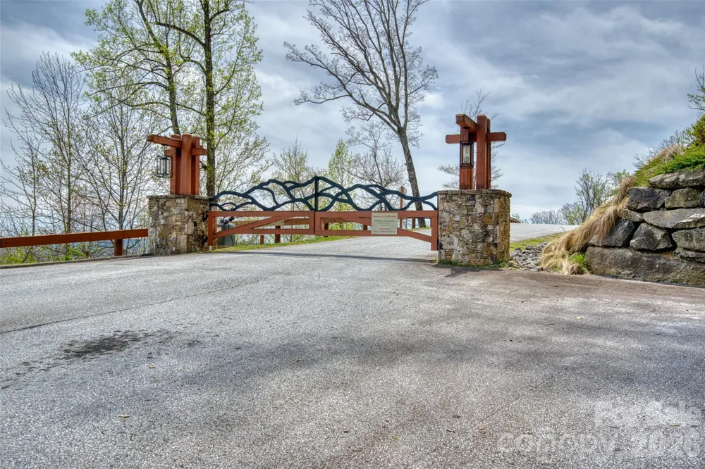 R4 Curtain Bluff Hendersonville, NC 28791