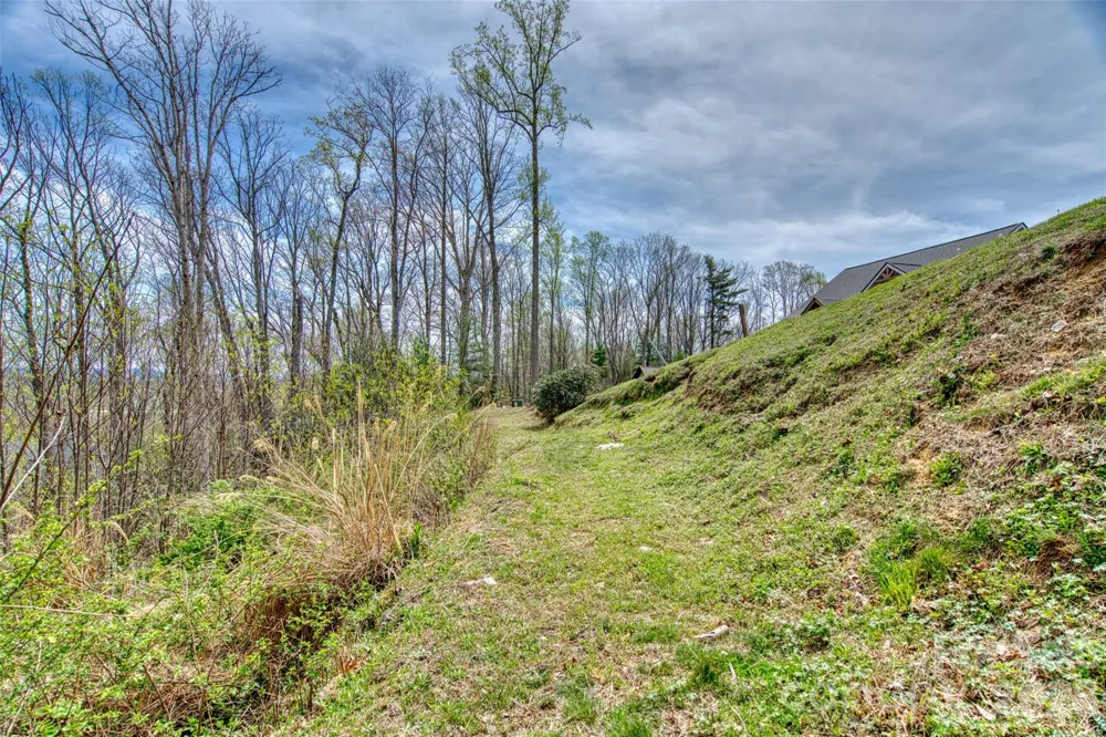 R4 Curtain Bluff Hendersonville, NC 28791