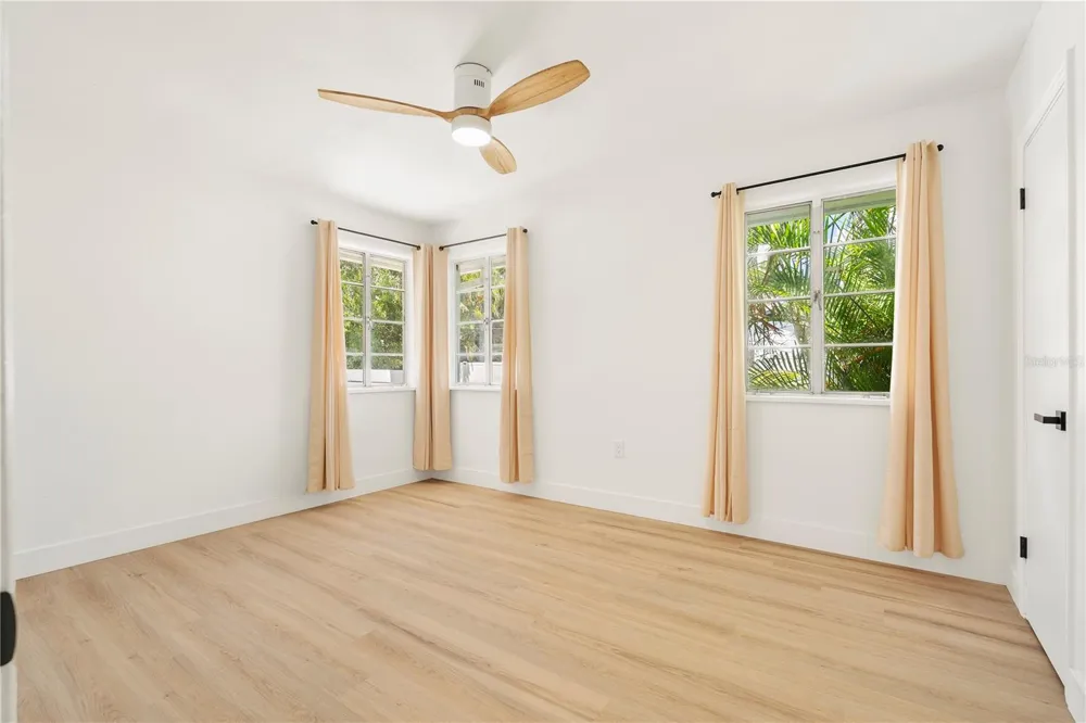 2002 VIRGINIA DRIVE Bradenton, FL 34205