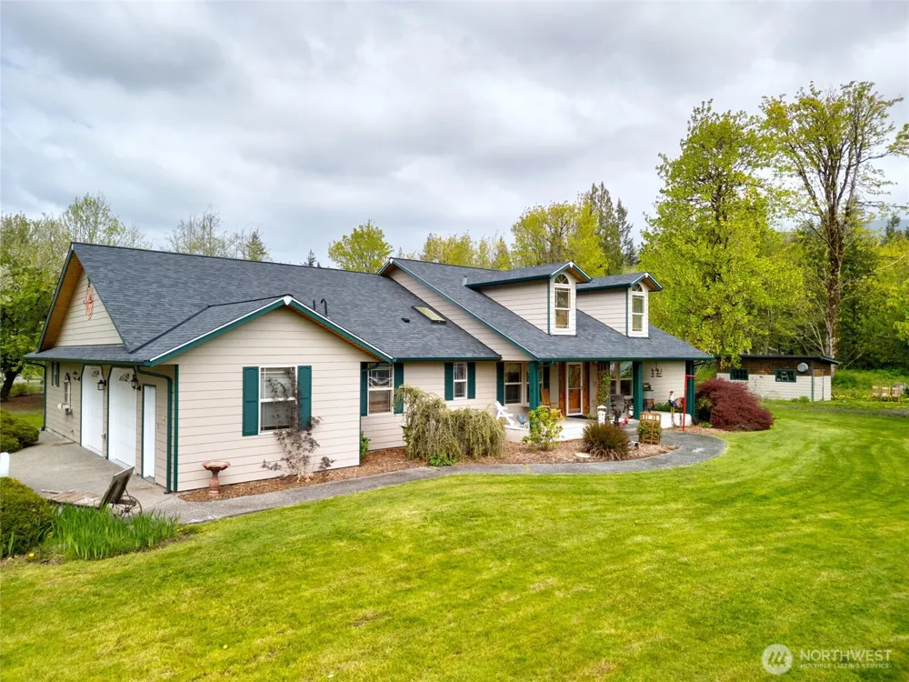 7492 Russell Road Concrete, WA 98237