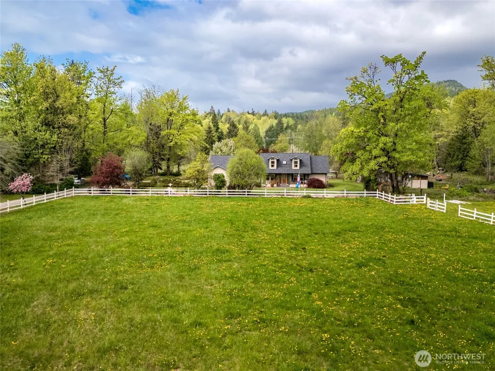 7492 Russell Road Concrete, WA 98237