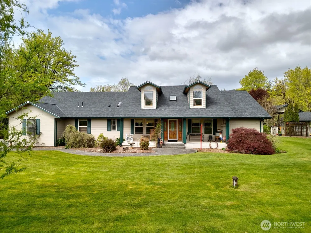 7492 Russell Road Concrete, WA 98237