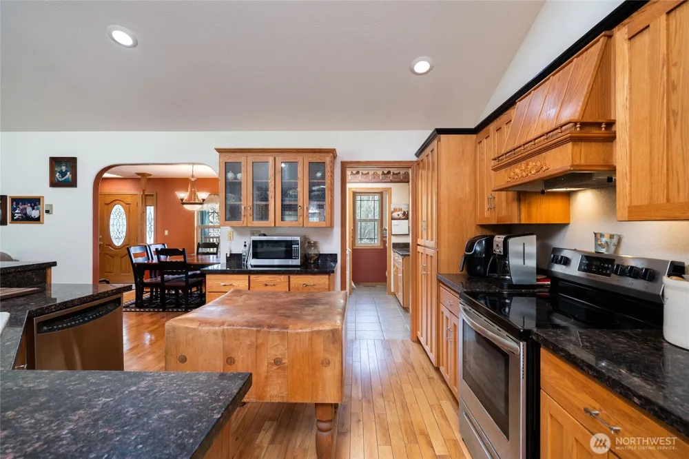 7492 Russell Road Concrete, WA 98237