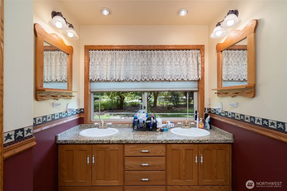 7492 Russell Road Concrete, WA 98237