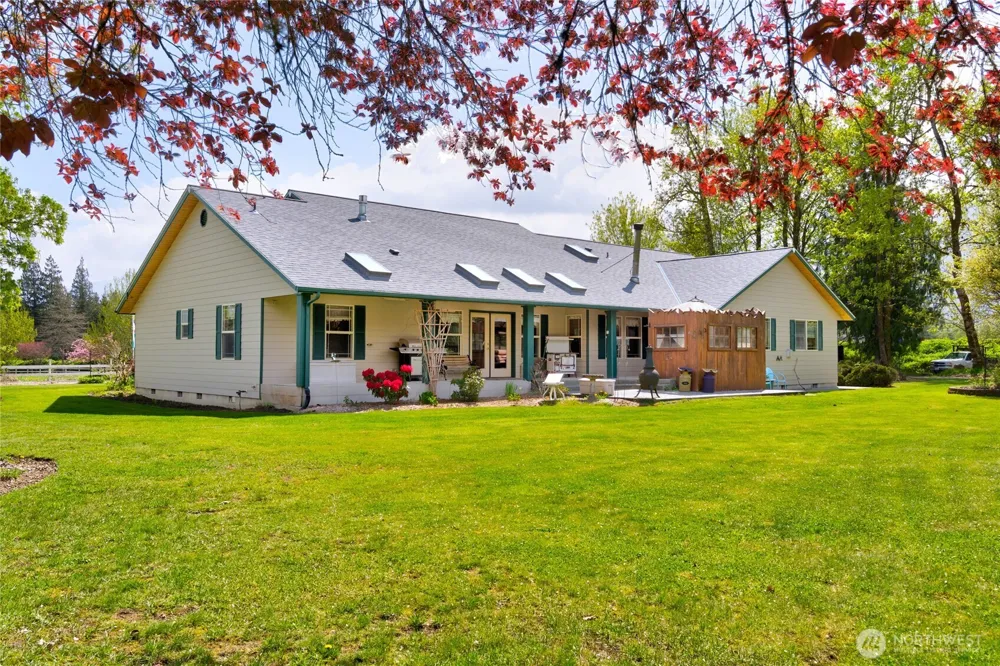 7492 Russell Road Concrete, WA 98237