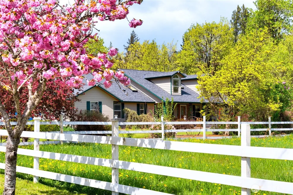 7492 Russell Road Concrete, WA 98237