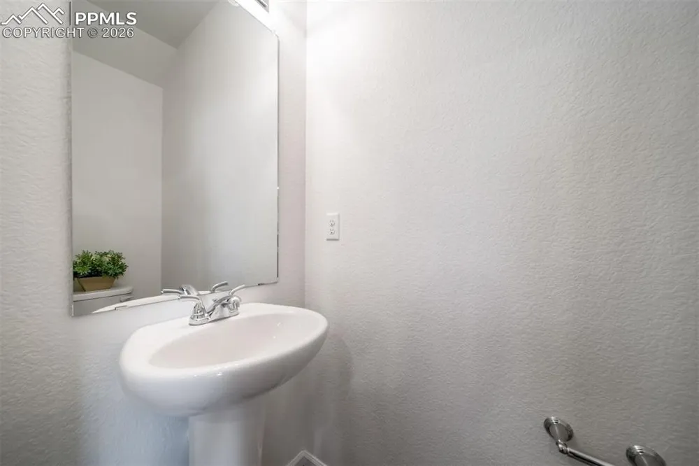 5812 Bowerman Lane Colorado Springs, CO 80927