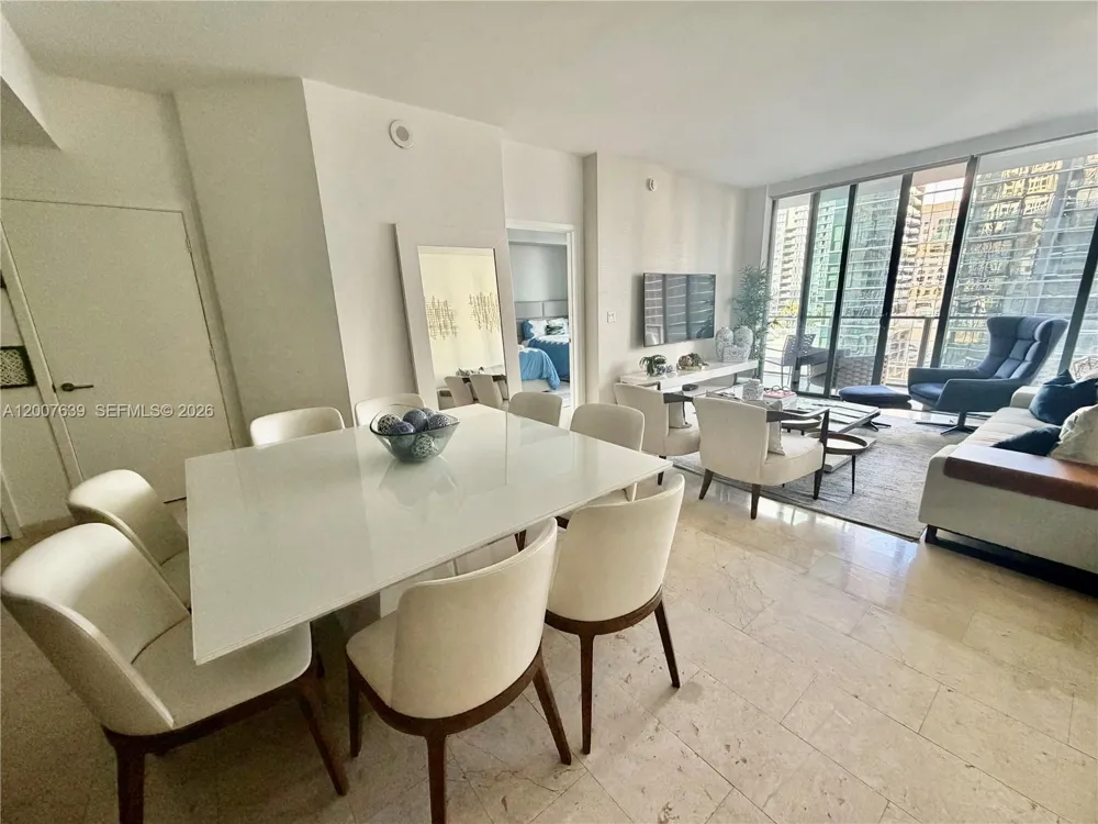 88 SW 7th St #1109 Miami, FL 33130