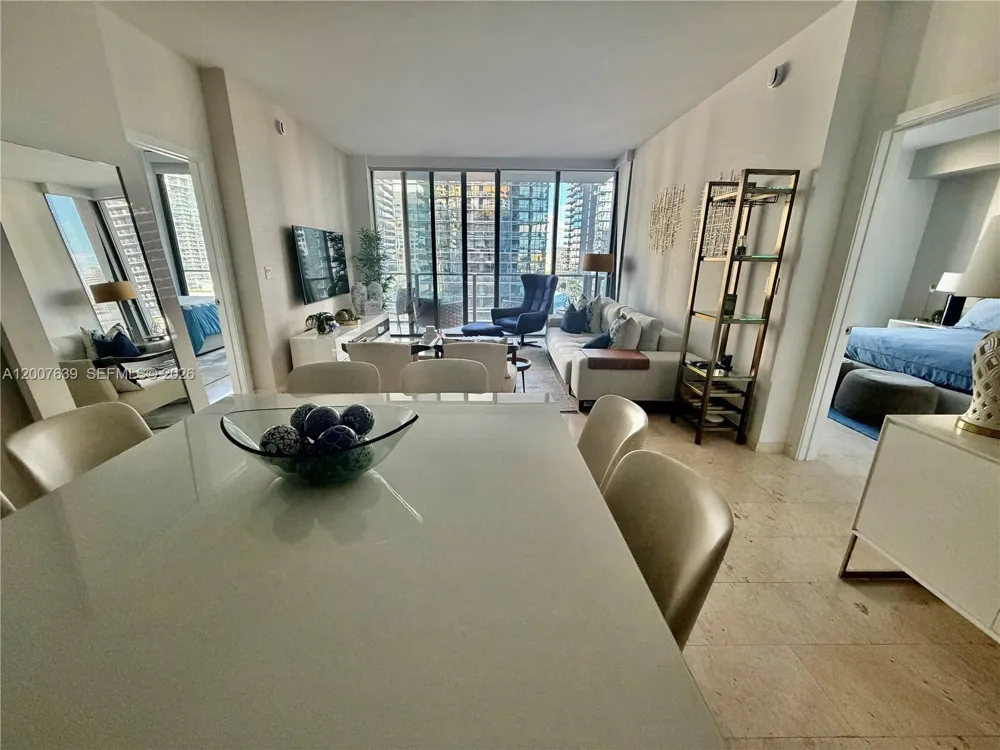 88 SW 7th St #1109 Miami, FL 33130