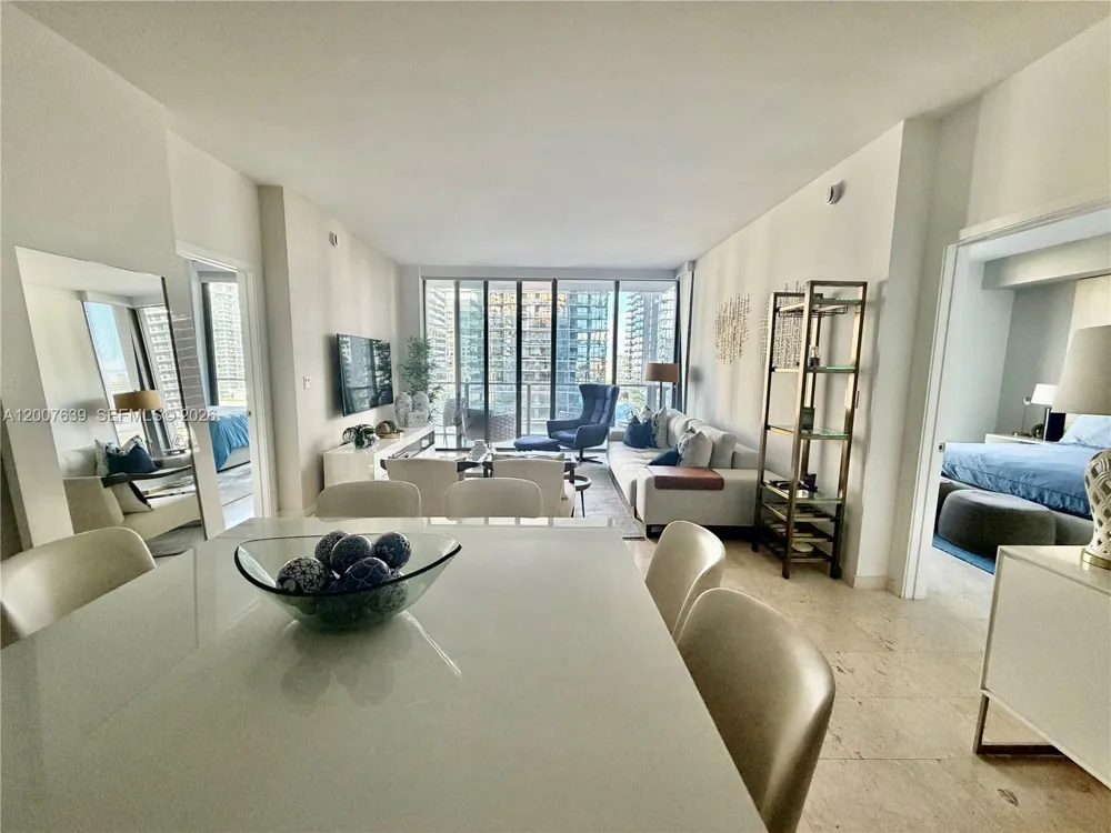 88 SW 7th St #1109 Miami, FL 33130