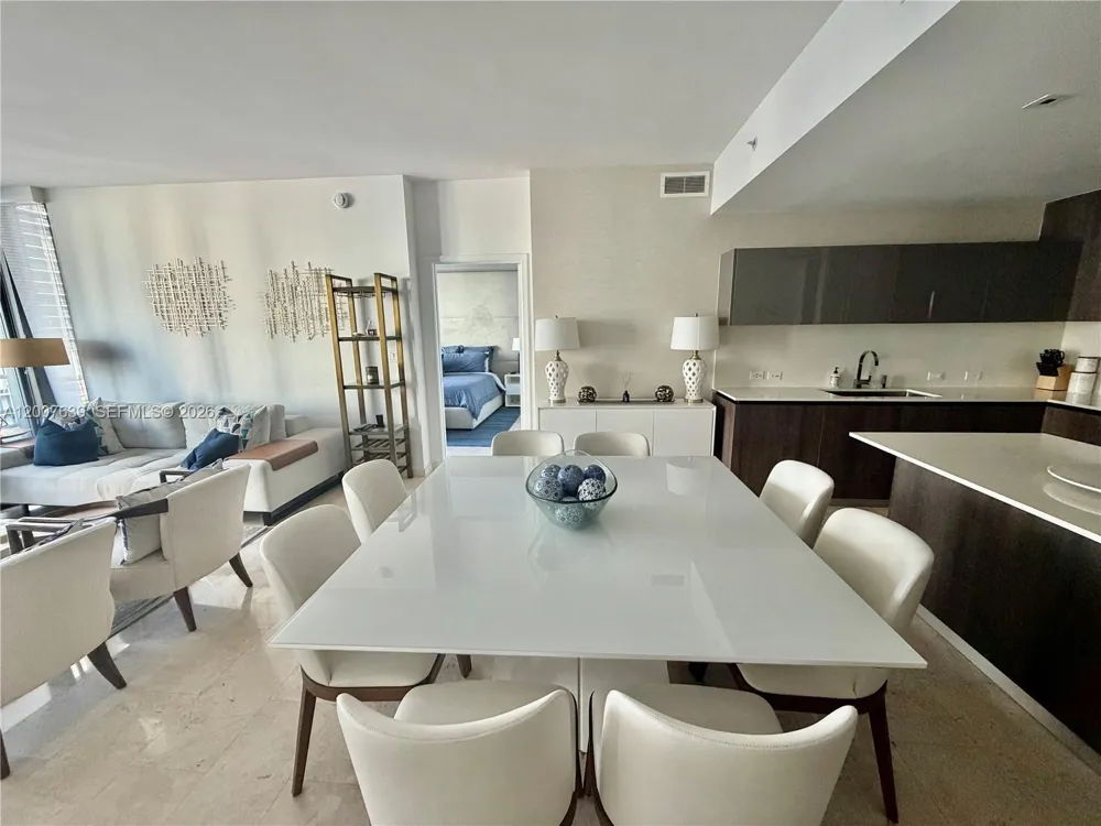 88 SW 7th St #1109 Miami, FL 33130