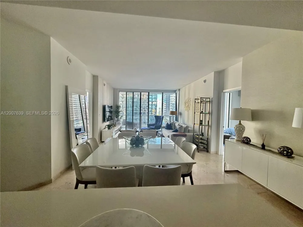 88 SW 7th St #1109 Miami, FL 33130