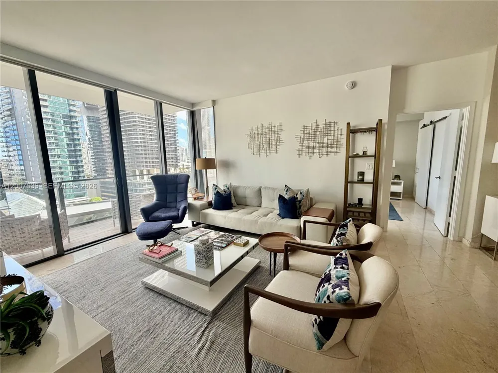 88 SW 7th St #1109 Miami, FL 33130