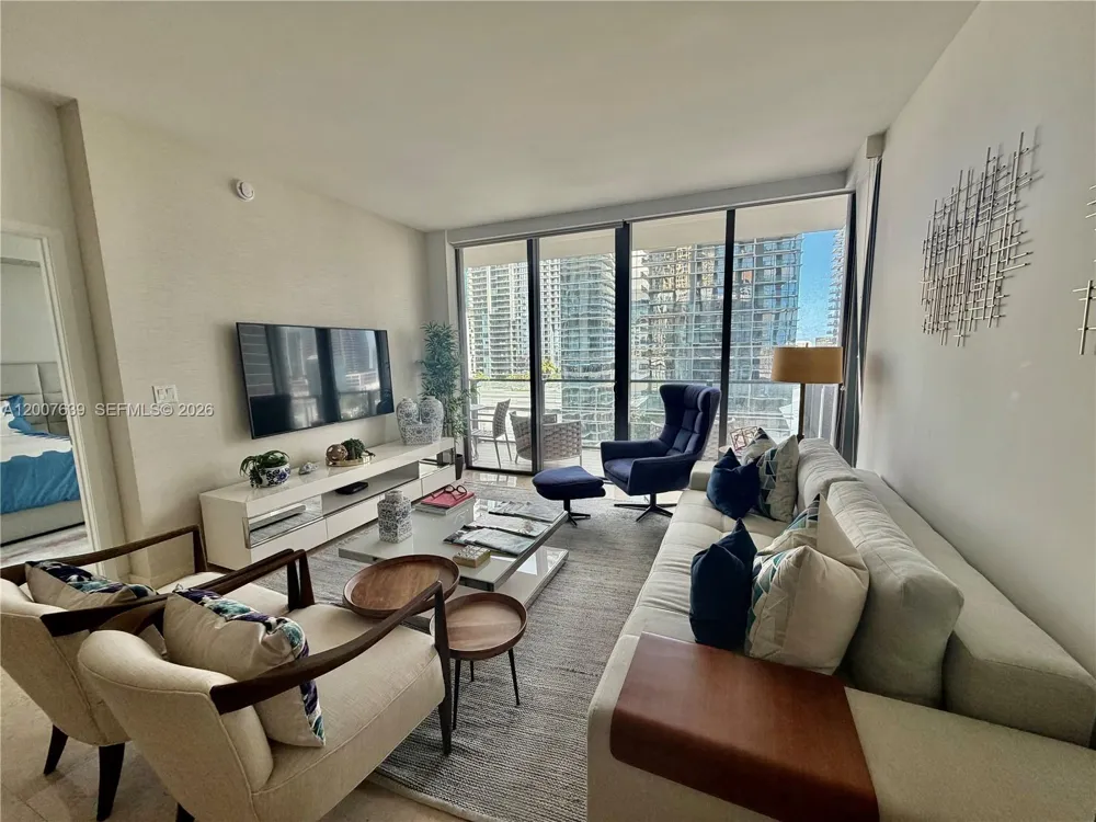 88 SW 7th St #1109 Miami, FL 33130