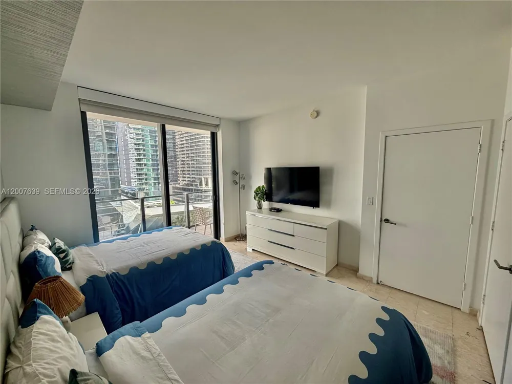 88 SW 7th St #1109 Miami, FL 33130