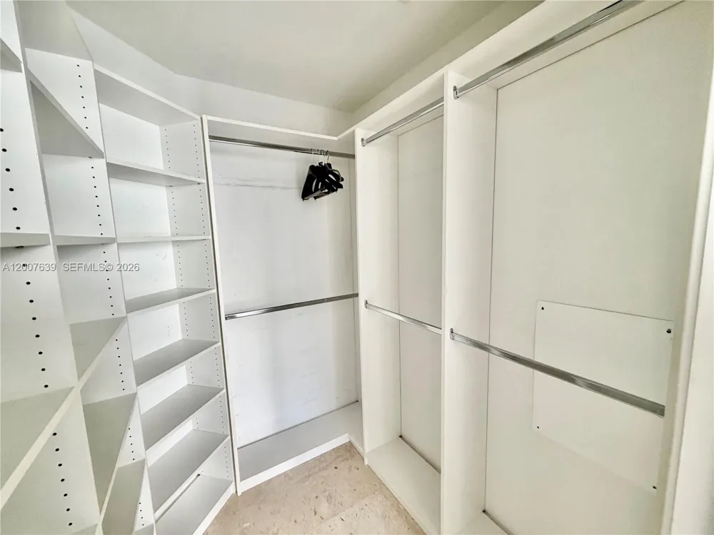 88 SW 7th St #1109 Miami, FL 33130