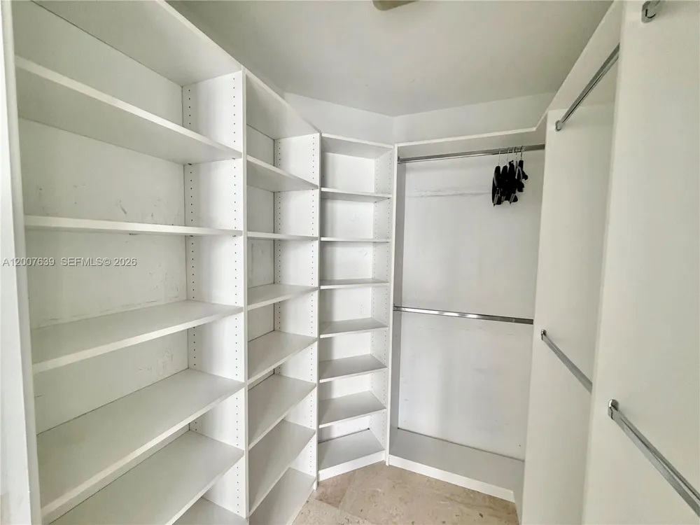 88 SW 7th St #1109 Miami, FL 33130