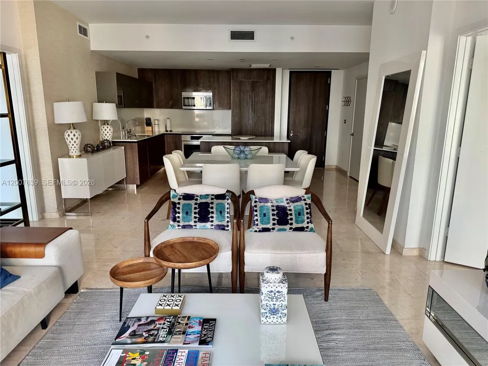 88 SW 7th St #1109 Miami, FL 33130