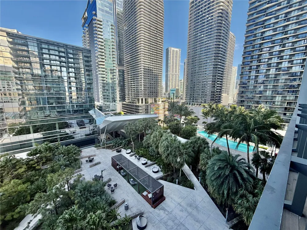 88 SW 7th St #1109 Miami, FL 33130