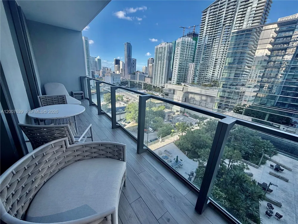 88 SW 7th St #1109 Miami, FL 33130